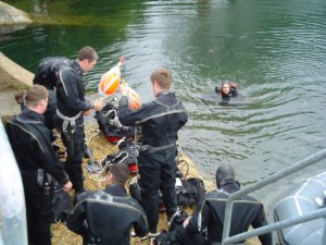 Preparations for the 1000m Long Jackstay swim.