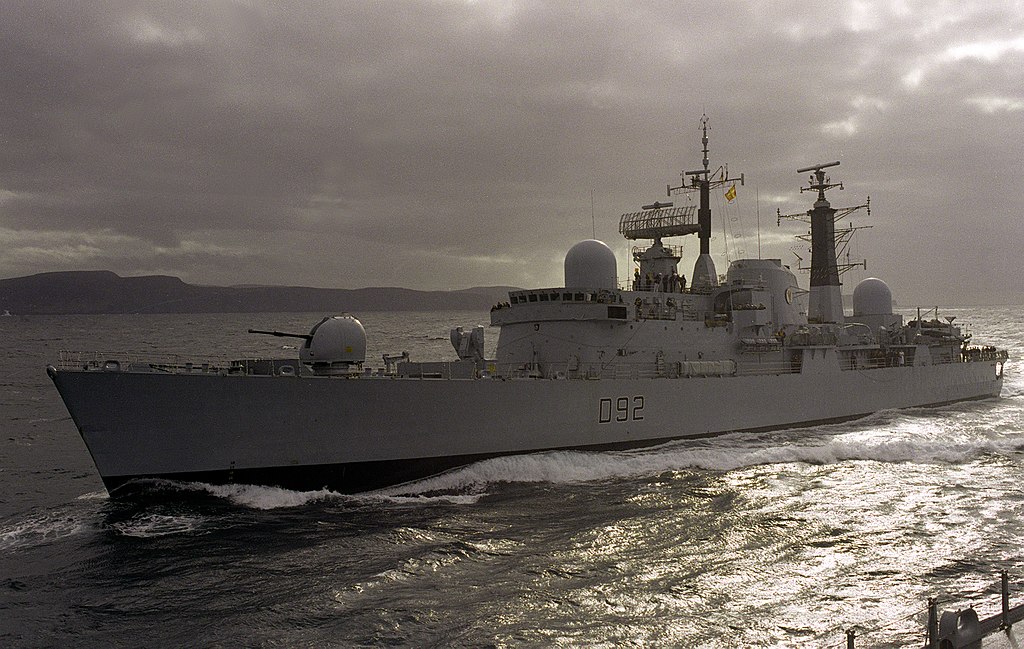 HMS Liverpool, D92, Royal Navy, Warship (1)